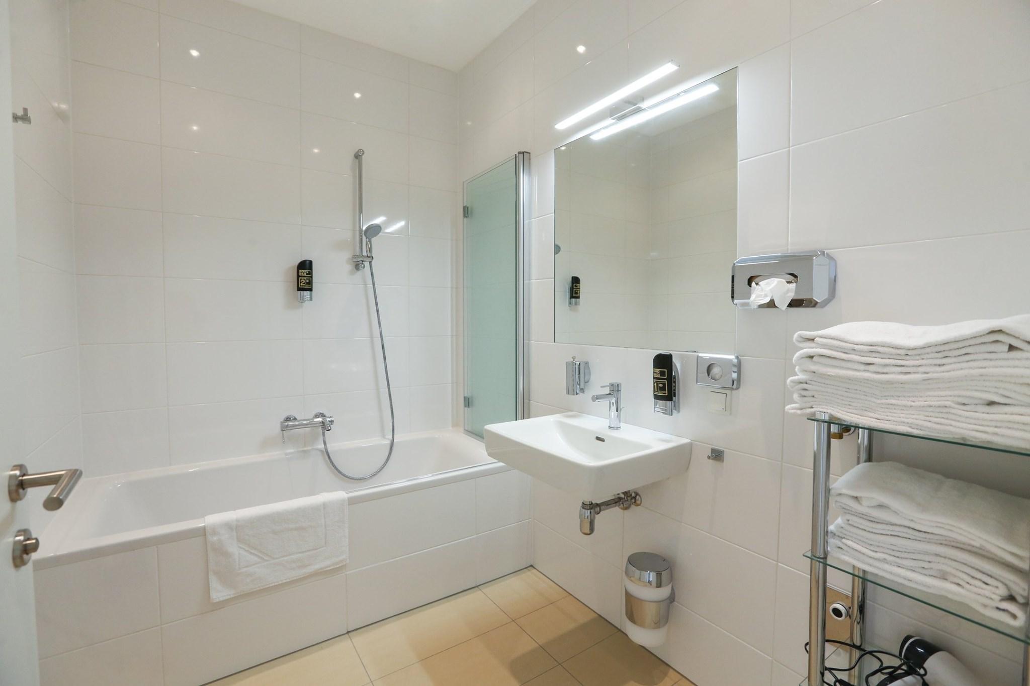 4 Beds And - Contactless Check-in Apartment